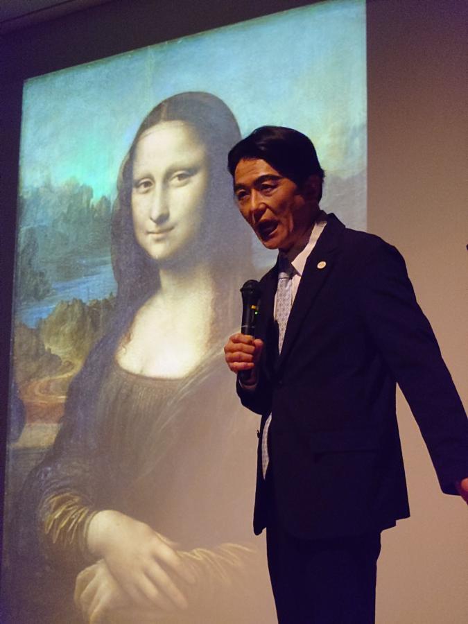 モナリザを解説中のヒデさん