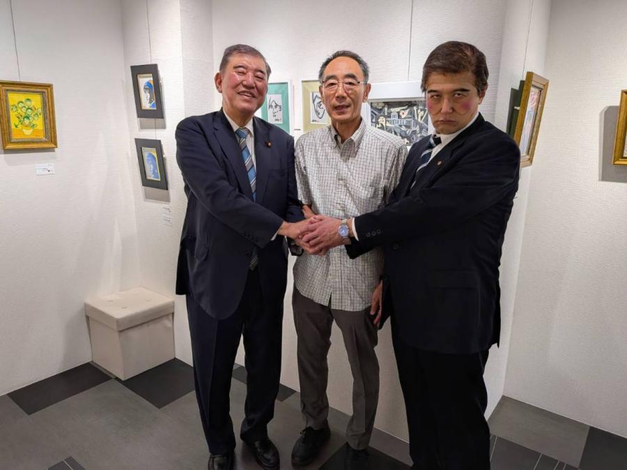 (左から)石破さん、吉村さん、イシバさん
